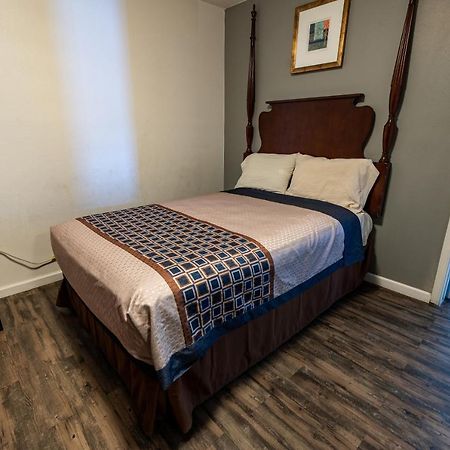 American Inn&Suites Russellville Eksteriør bilde