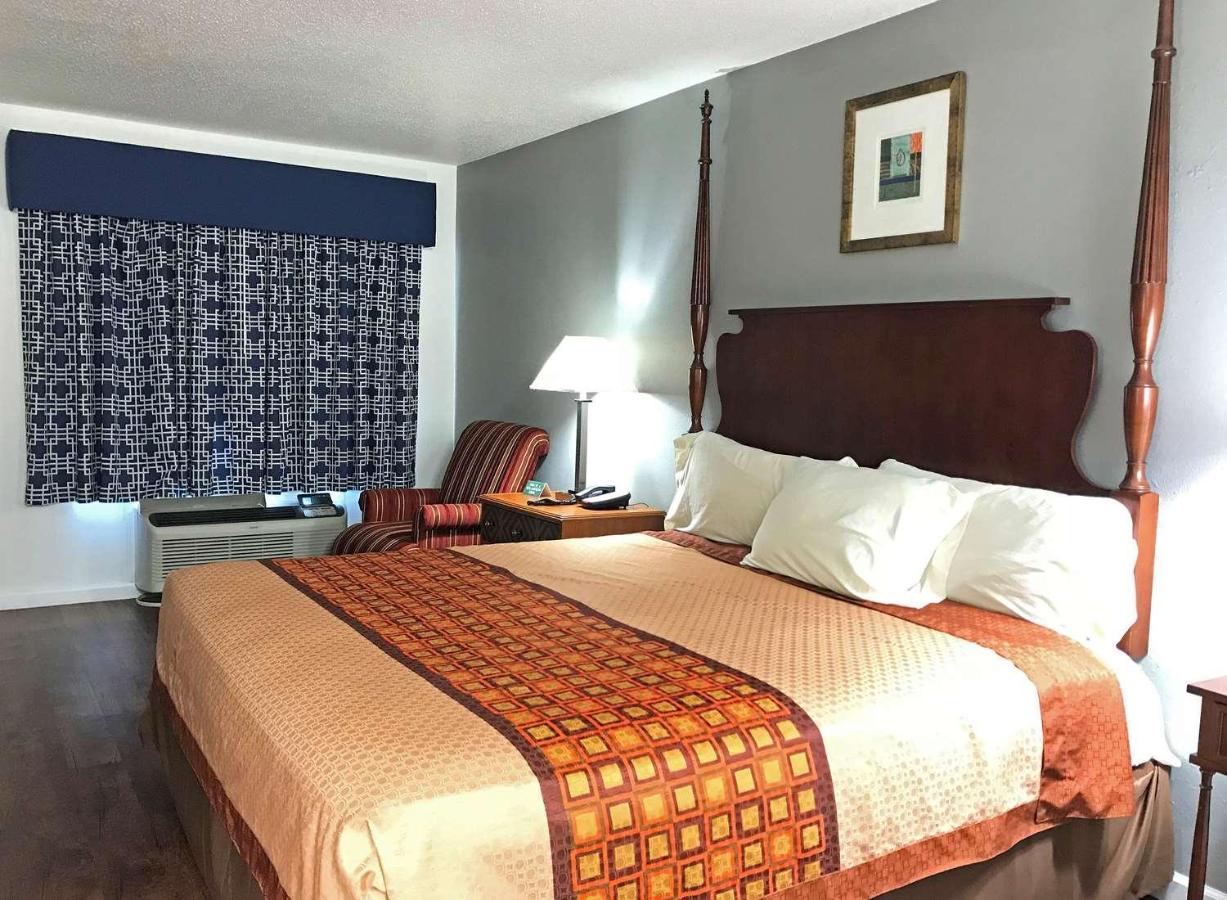 American Inn&Suites Russellville Eksteriør bilde
