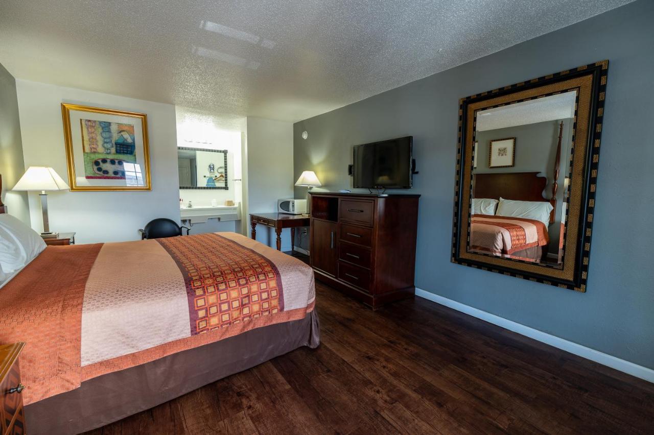 American Inn&Suites Russellville Eksteriør bilde