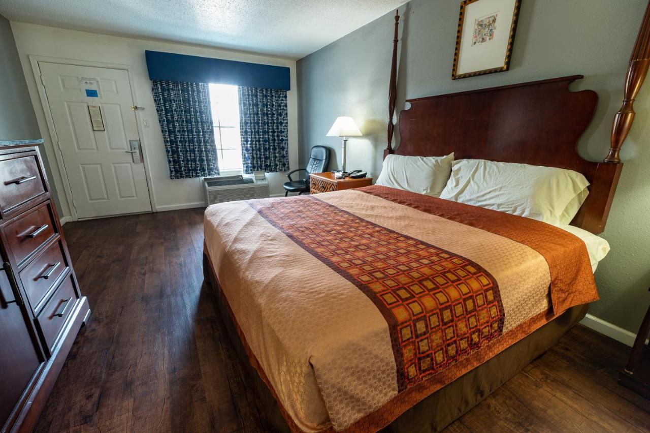 American Inn&Suites Russellville Eksteriør bilde