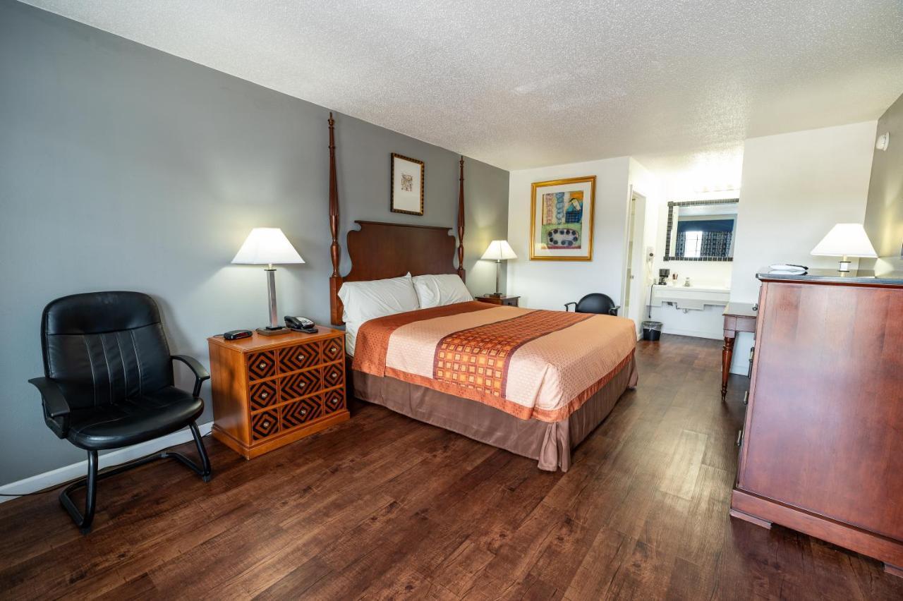 American Inn&Suites Russellville Eksteriør bilde